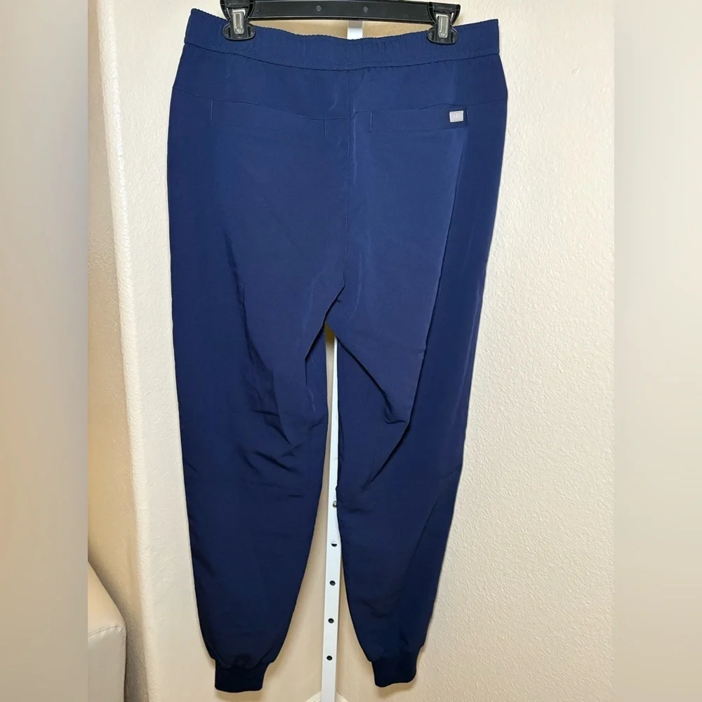 NWT - Figs Tansen Jogger Scrub Pants in Navy - Size M (Regular)